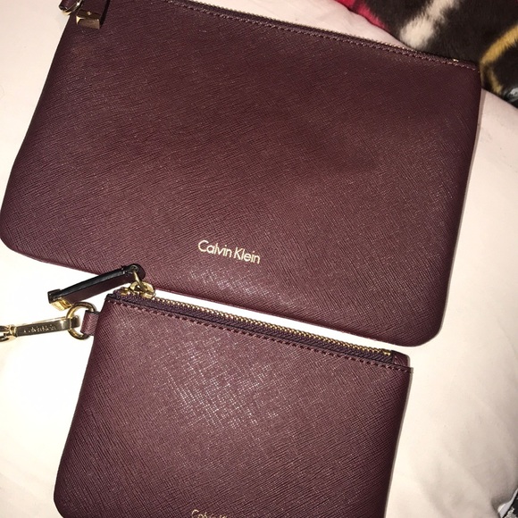 Calvin Klein Maroon Multi Size Wristlet Travel Bags - Picture 7 of 7